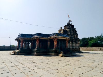 11th_century_Ramalingeshwara_Temple,_Nandikandi,_Telangana,_Kalyani_Chalukyas_-_11