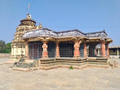 11th_century_Ramalingeshwara_Temple,_Nandikandi,_Telangana,_Kalyani_Chalukyas_-_25
