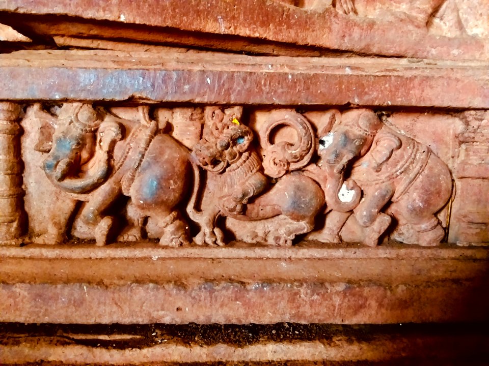 11th_12th_century_Iswara_temple,_Kamaleshwara_Kalleswara_Kamlishvara,_Jalasangvi_Karnataka_India_-_21