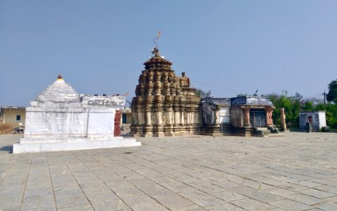 11th_century_Ramalingeshwara_Temple,_Nandikandi,_Telangana,_Kalyani_Chalukyas_-_23
