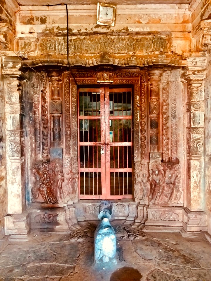 11th_12th_century_Iswara_temple,_Kamaleshwara_Kalleswara_Kamlishvara,_Jalasangvi_Karnataka_India_-_10