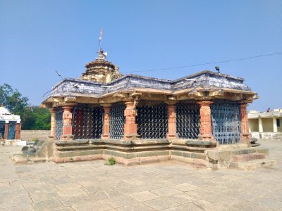 11th_century_Ramalingeshwara_Temple,_Nandikandi,_Telangana,_Kalyani_Chalukyas_-_29
