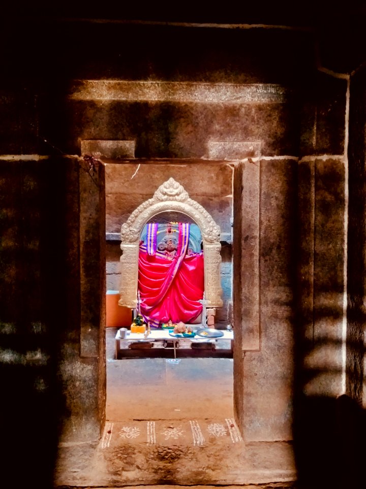11th_century_Someshwara_temple,_Lakshmeswar,_Karnataka_India_-_79