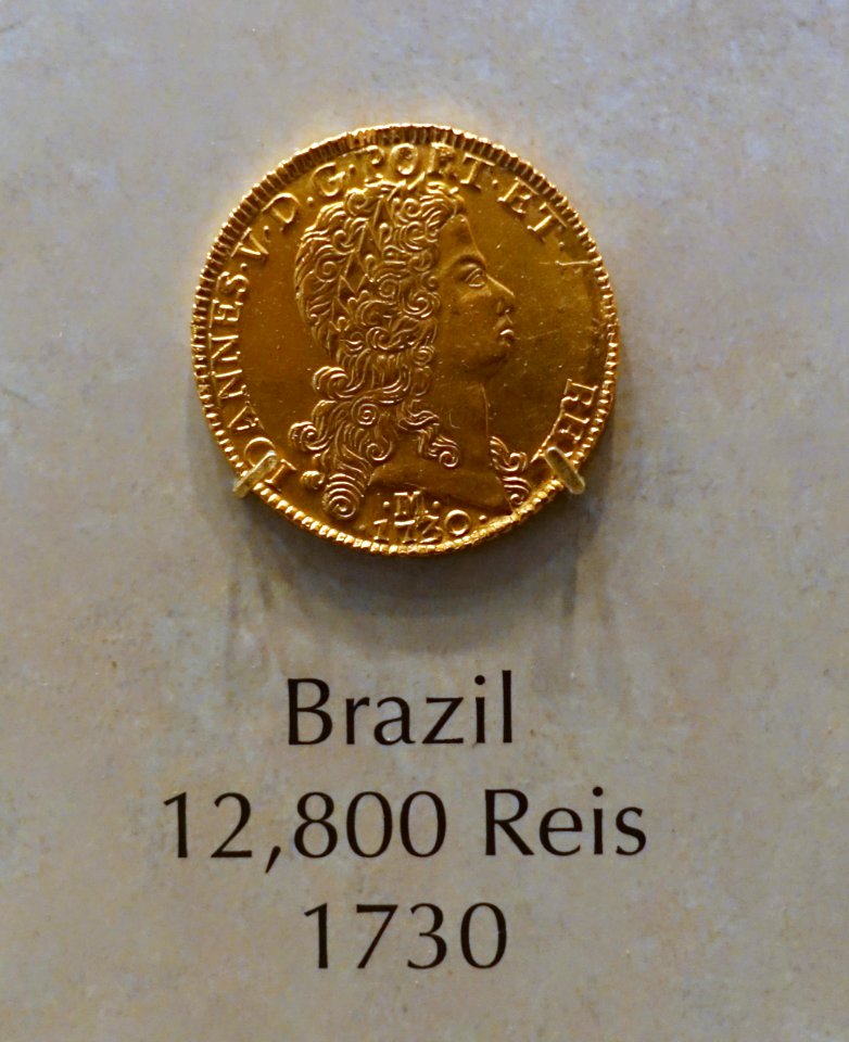12,800_Reis,_Brazil,_1730_-_National_Museum_of_American_History_-_DSC00176