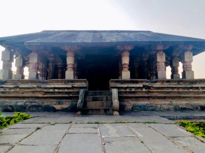 11th_century_Somesvara_temple,_Dambal,_Karnataka_India_-_1
