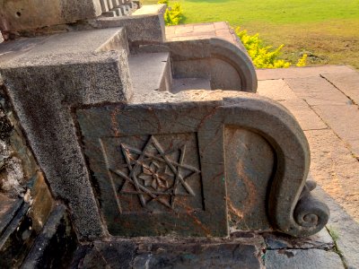 11th_century_Somesvara_temple,_Dambal,_Karnataka_India_-_12