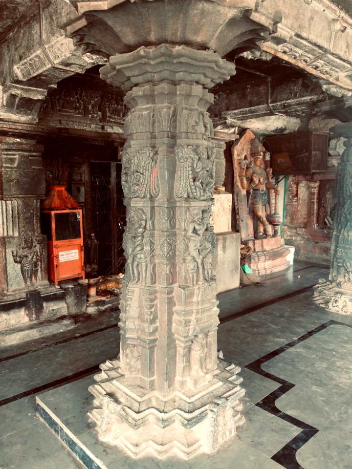 11th_century_Ramalingeshwara_Temple,_Nandikandi,_Telangana,_Kalyani_Chalukyas_-_4