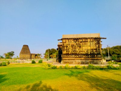 11th_century_Somesvara_temple,_Dambal,_Karnataka_India_-_7