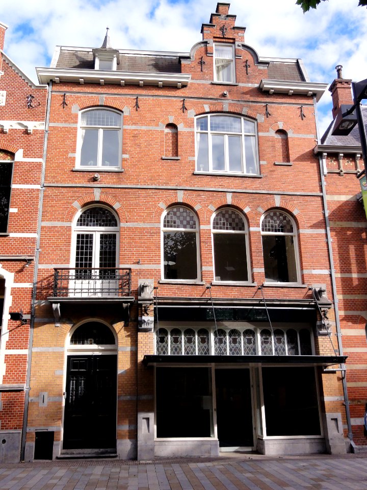 's-Hertogenbosch_Rijksmonument_21858_Stationsweg_23-25