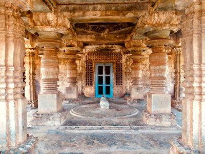 11th_century_Somesvara_temple,_Dambal,_Karnataka_India_-_13