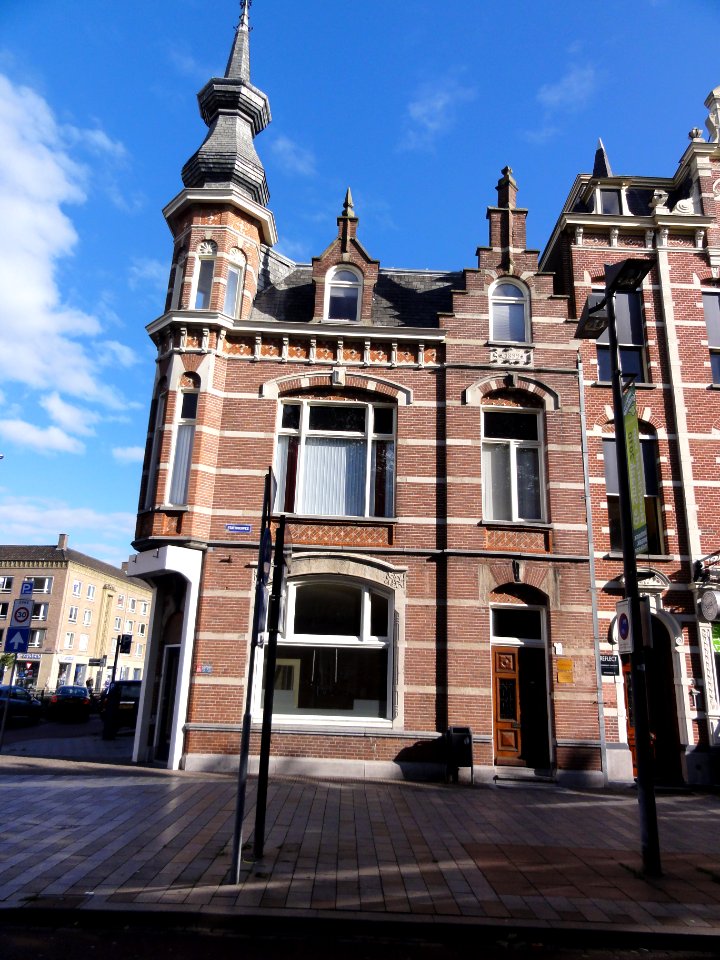 's-Hertogenbosch_Rijksmonument_21861_stationsweg_33,_35