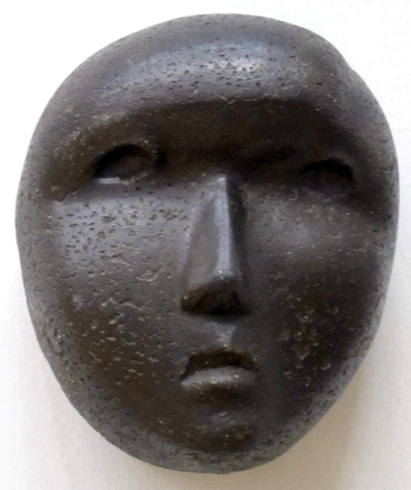 'Mask',_cast_concrete_sculpture_by_Henry_Moore,_1929,_Tate_Britain