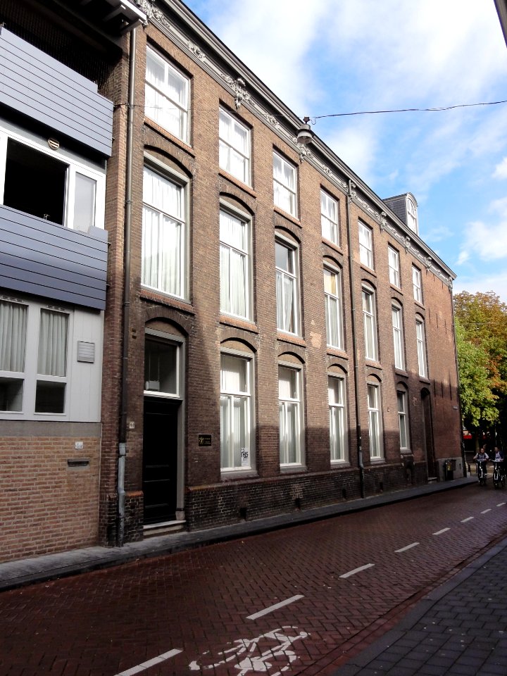 's-Hertogenbosch_Rijksmonument_21707_Lange_Putstraat_44