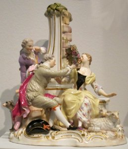 'Listener_at_the_Well',_German_hard-paste_porcelain,_c._1830,_Meissen,_Honolulu_Museum_of_Art