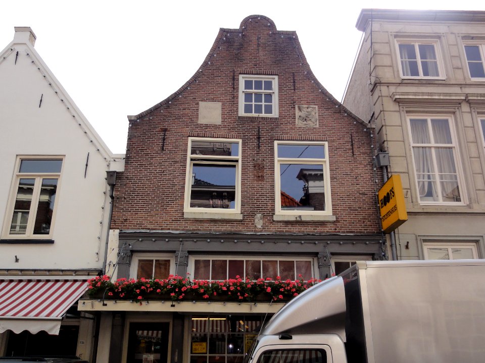 's-Hertogenbosch_Rijksmonument_21934_Vughterstraat_178-180