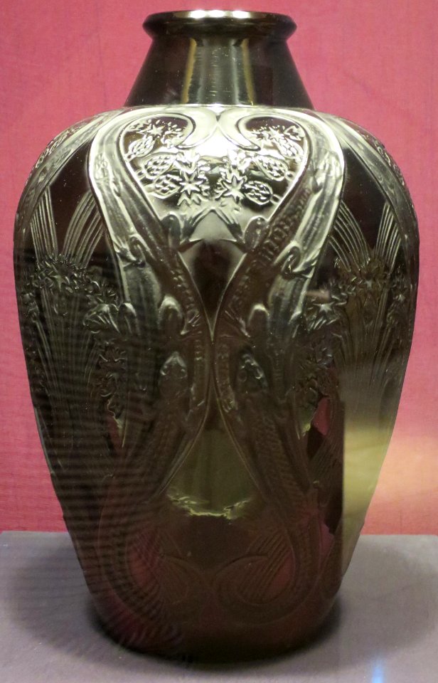 'Lezards_et_Bluets_Vase'_by_René_Lalique,_Dayton_Art_Institute