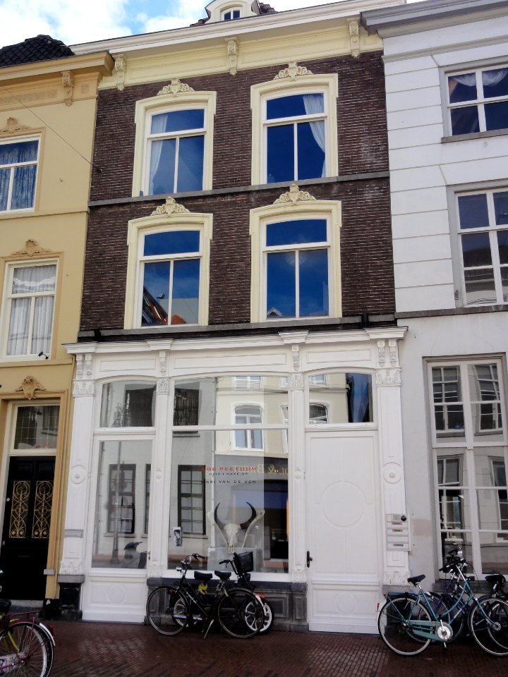 's-Hertogenbosch_Rijksmonument_21676_Kerkstraat_73,75