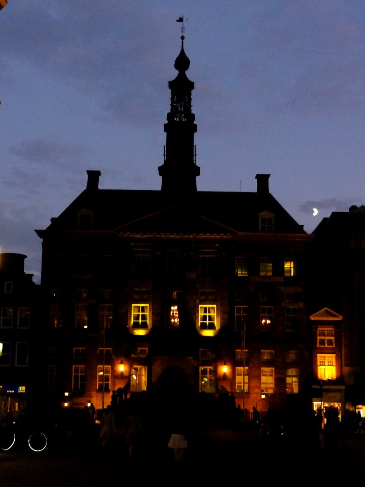 's-Hertogenbosch_Rijksmonument_21719_Stadhuis_bij_avond,_Markt_1