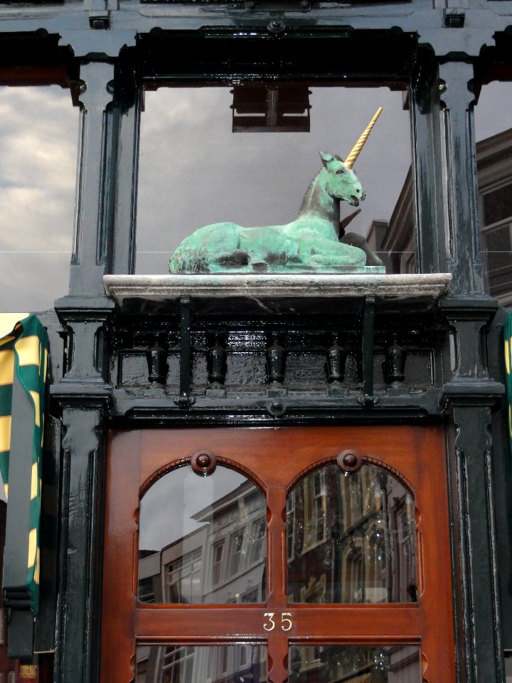 's-Hertogenbosch_Rijksmonument_21726_Markt_35,_eenhoorn
