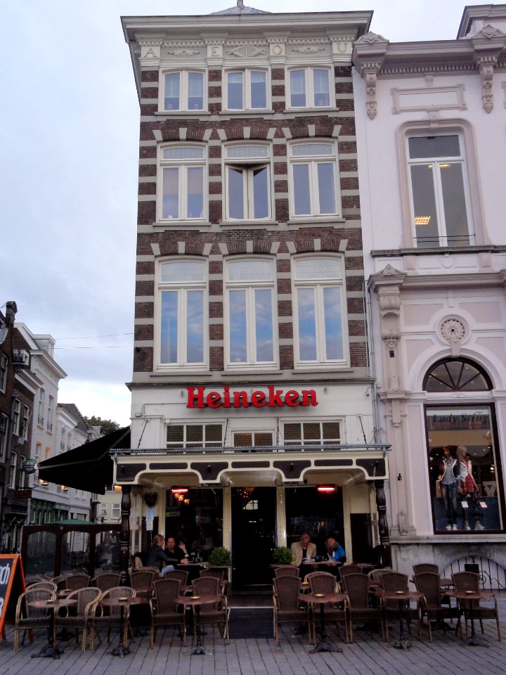 's-Hertogenbosch_Rijksmonument_21722_Markt_13