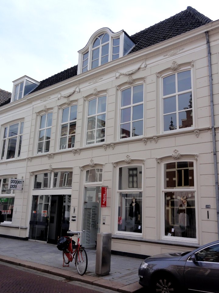 's-Hertogenbosch_Rijksmonument_21931_Vughterstraat_164A-B,166,_166A-D