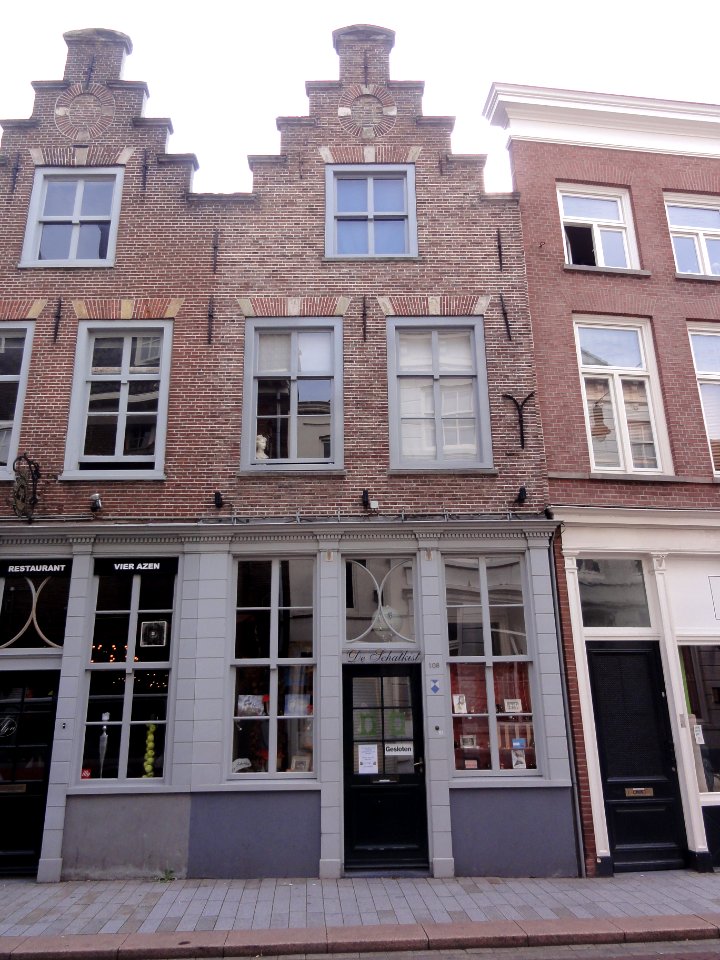 's-Hertogenbosch_Rijksmonument_21929_Vughterstraat_108,_108A