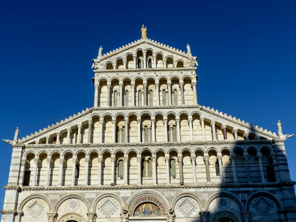 Facade building tuscany