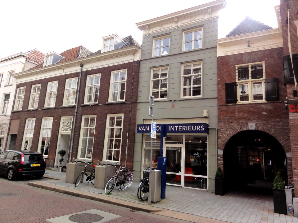 's-Hertogenbosch_Rijksmonument_21926_Vughterstraat_98,100,102