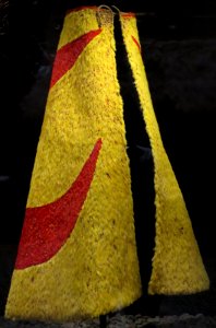 'Ahu'ula,_Hawaiian_feather_cloak,_Bishop_Museum,_00323