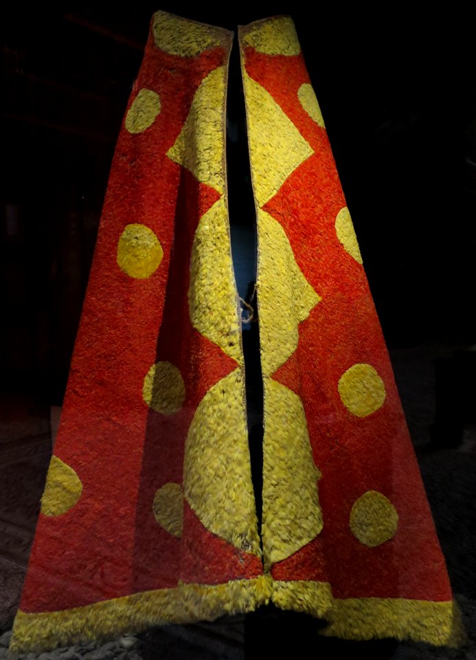 'Ahu'ula,_Hawaiian_feather_cloak,_Bishop_Museum,_11094