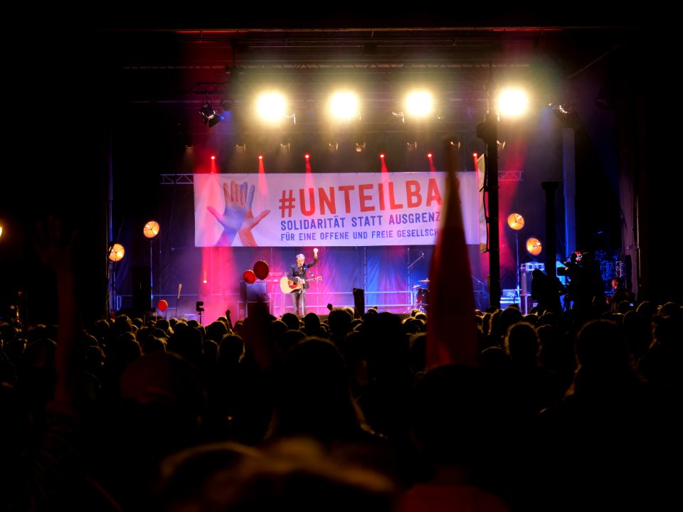 "Unteilbar"_Demonstration_stage_31