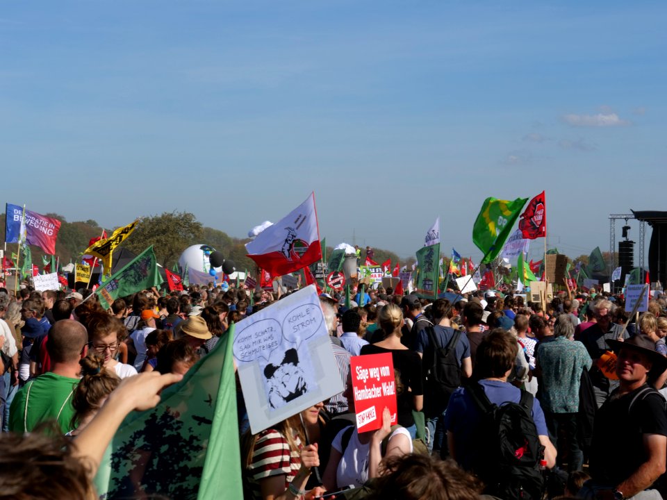 "Wald_retten_-_Kohle_stoppen!"_demonstration_06-10-2018_12