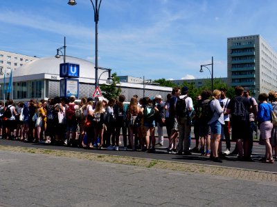 "Wir_halten_zusammen"_demonstration_of_XR_und_FFF_in_Berlin_11