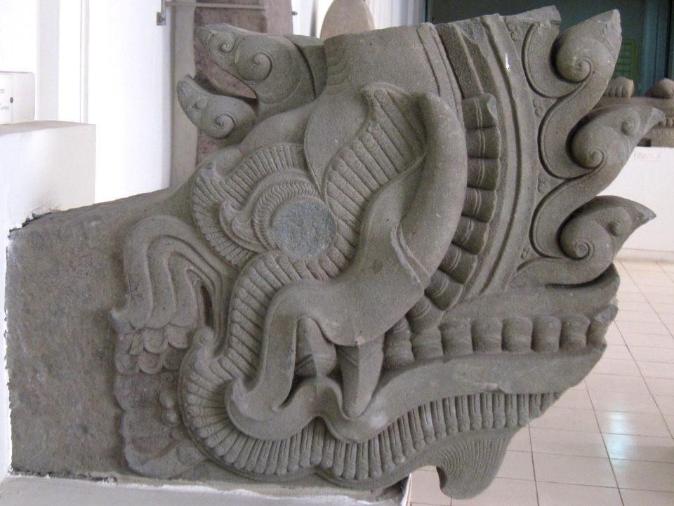 'Head_of_a_Makara',_13th-14th_century,_Museum_of_Cham_Sculpture