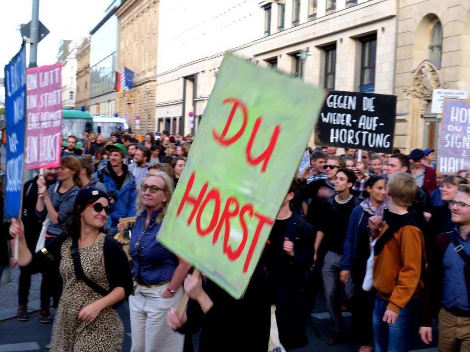 "Seehofer_abschieben!"_Demonstration_aigainst_the_german_homeland_minister_16