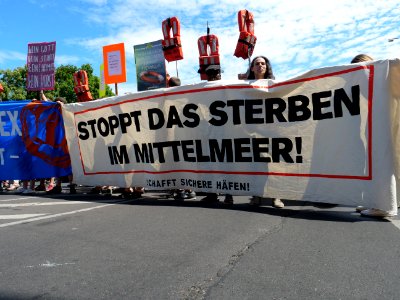 "Seebrücke"_Demonstration_for_sea_rescue_in_the_Mediterranean_sea_in_Berlin_7th_of_July_2018_35