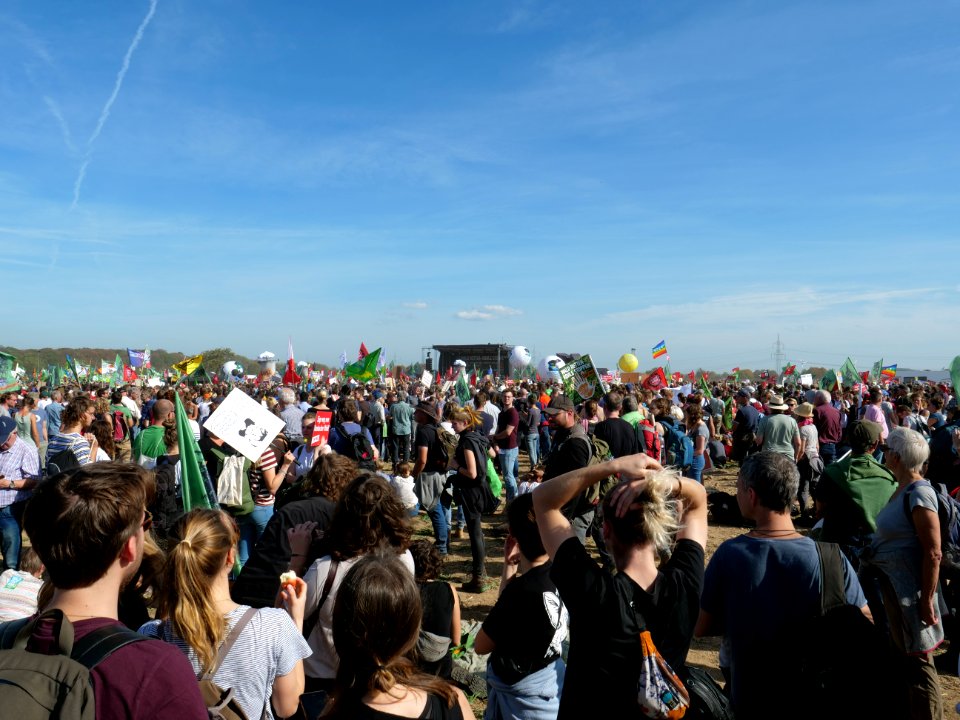 "Wald_retten_-_Kohle_stoppen!"_demonstration_06-10-2018_11