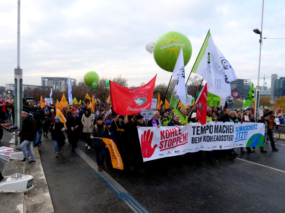 "Tempo_machen_beim_Kohleausstieg!"_Demonstration_Berlin_01-12-2018_23