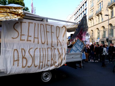 "Seehofer_abschieben!"_Demonstration_aigainst_the_german_homeland_minister_15