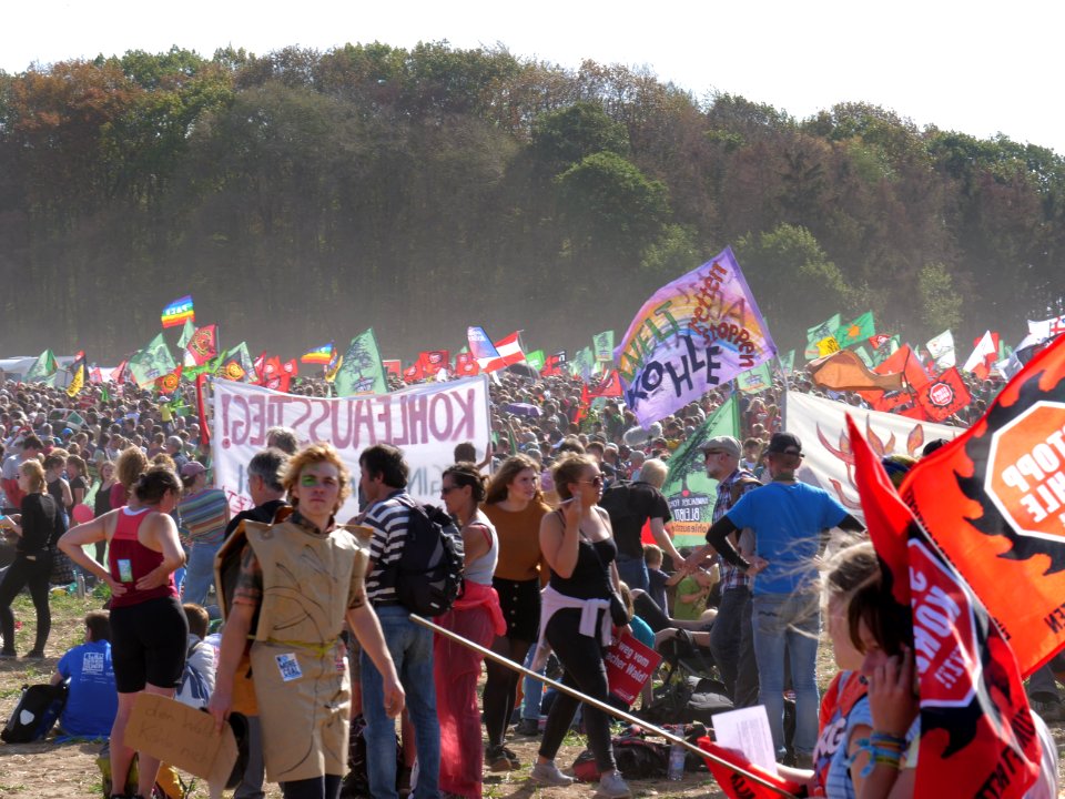 "Wald_retten_-_Kohle_stoppen!"_demonstration_06-10-2018_22