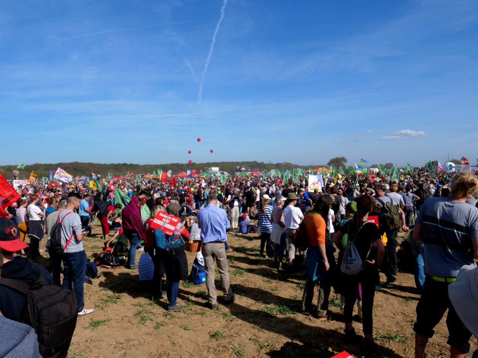 "Wald_retten_-_Kohle_stoppen!"_demonstration_06-10-2018_13