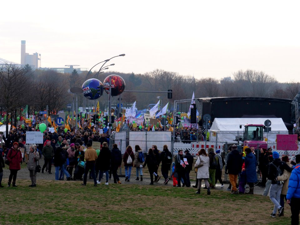 "Tempo_machen_beim_Kohleausstieg!"_Demonstration_Berlin_01-12-2018_09