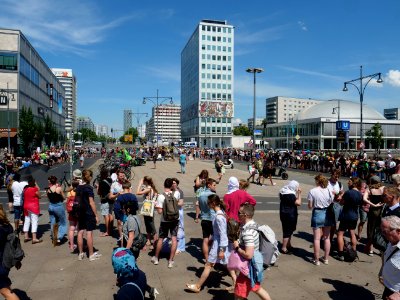 "Wir_halten_zusammen"_demonstration_of_XR_und_FFF_in_Berlin_26