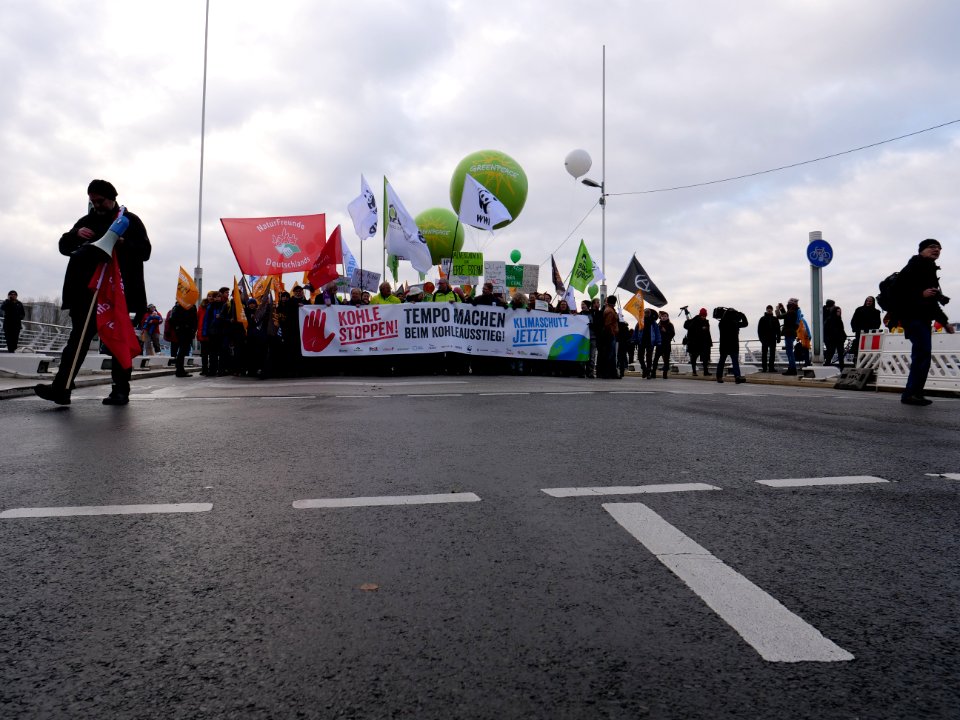 "Tempo_machen_beim_Kohleausstieg!"_Demonstration_Berlin_01-12-2018_24