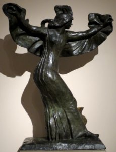 'Dance_with_Veil'_by_Émile-Antoine_Bourdelle,_Pushkin_Museum