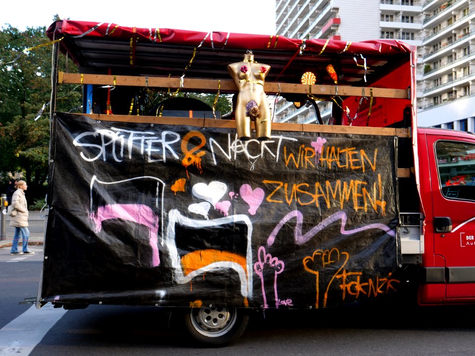 "Splitter_&_Nackt"_demonstration_Berlin_2019-10-03_01