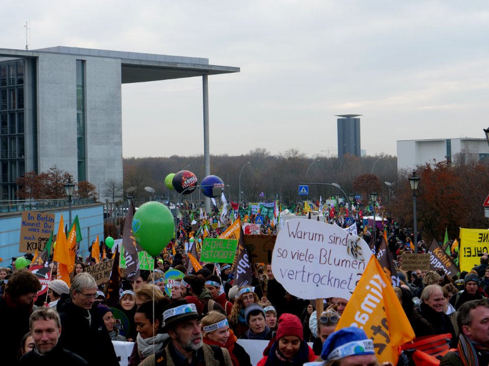 "Tempo_machen_beim_Kohleausstieg!"_Demonstration_Berlin_01-12-2018_31