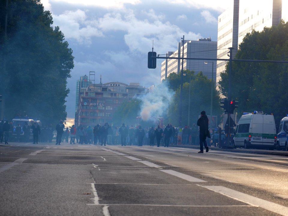 "Splitter_&_Nackt"_demonstration_Berlin_2019-10-03_03