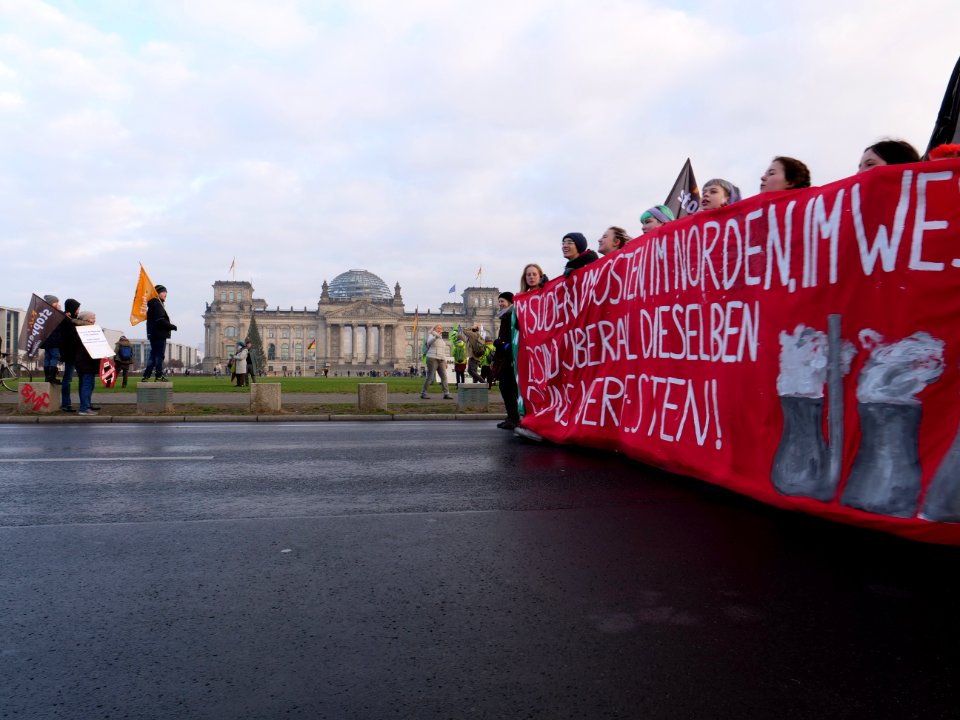 "Tempo_machen_beim_Kohleausstieg!"_Demonstration_Berlin_01-12-2018_57