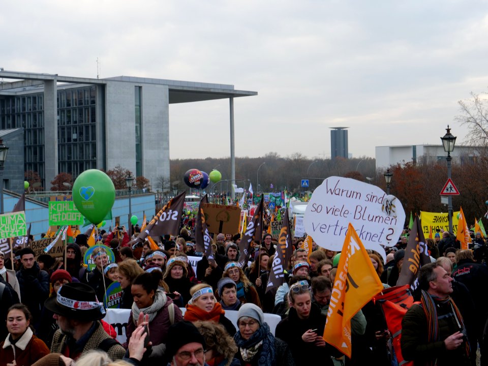 "Tempo_machen_beim_Kohleausstieg!"_Demonstration_Berlin_01-12-2018_32